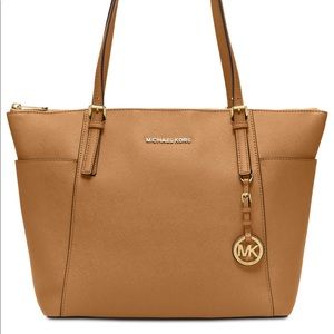 Pretty jet set item LG size tote